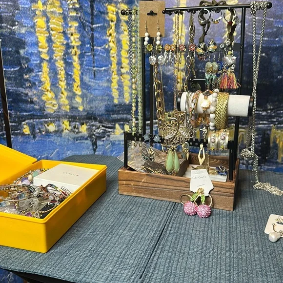 3456 Jewelry- @ParkSo25 - Picture 1 of 1